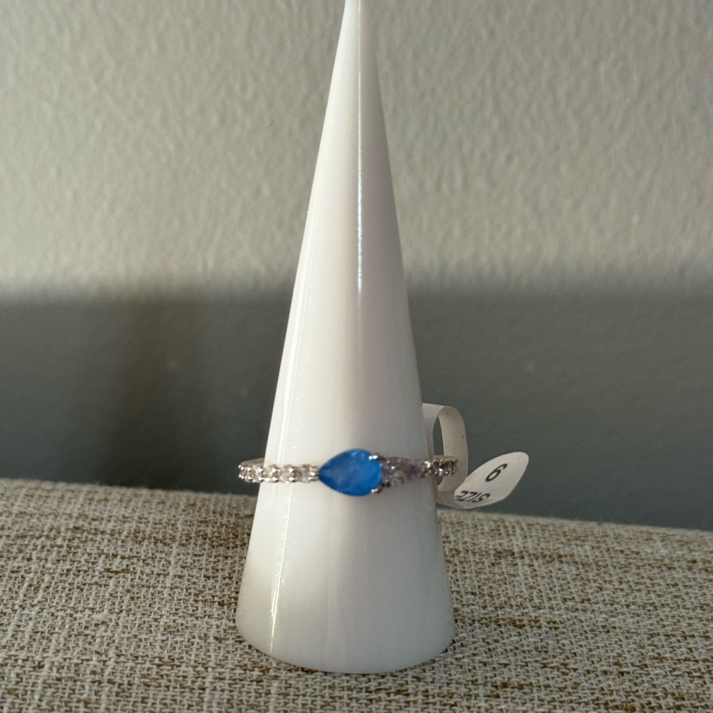 Elegant Blue Gemstone Silver Ring